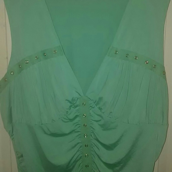 Top - Picture 2 of 4